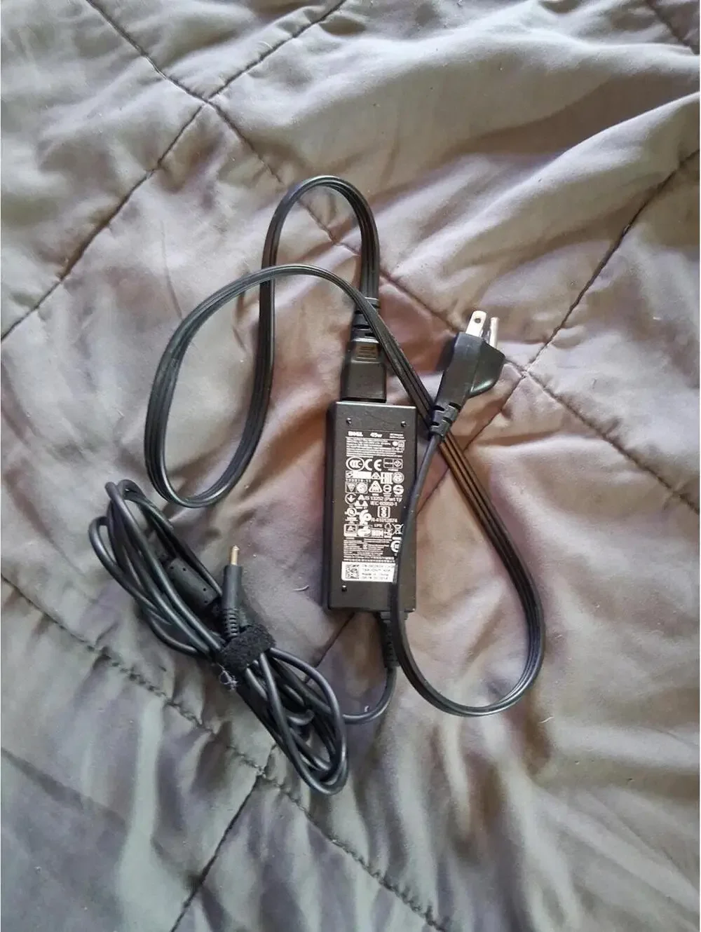 DELL HA45NM140 19.5V 2.31A 45W Genuine Original AC Power Adapter Charger U1